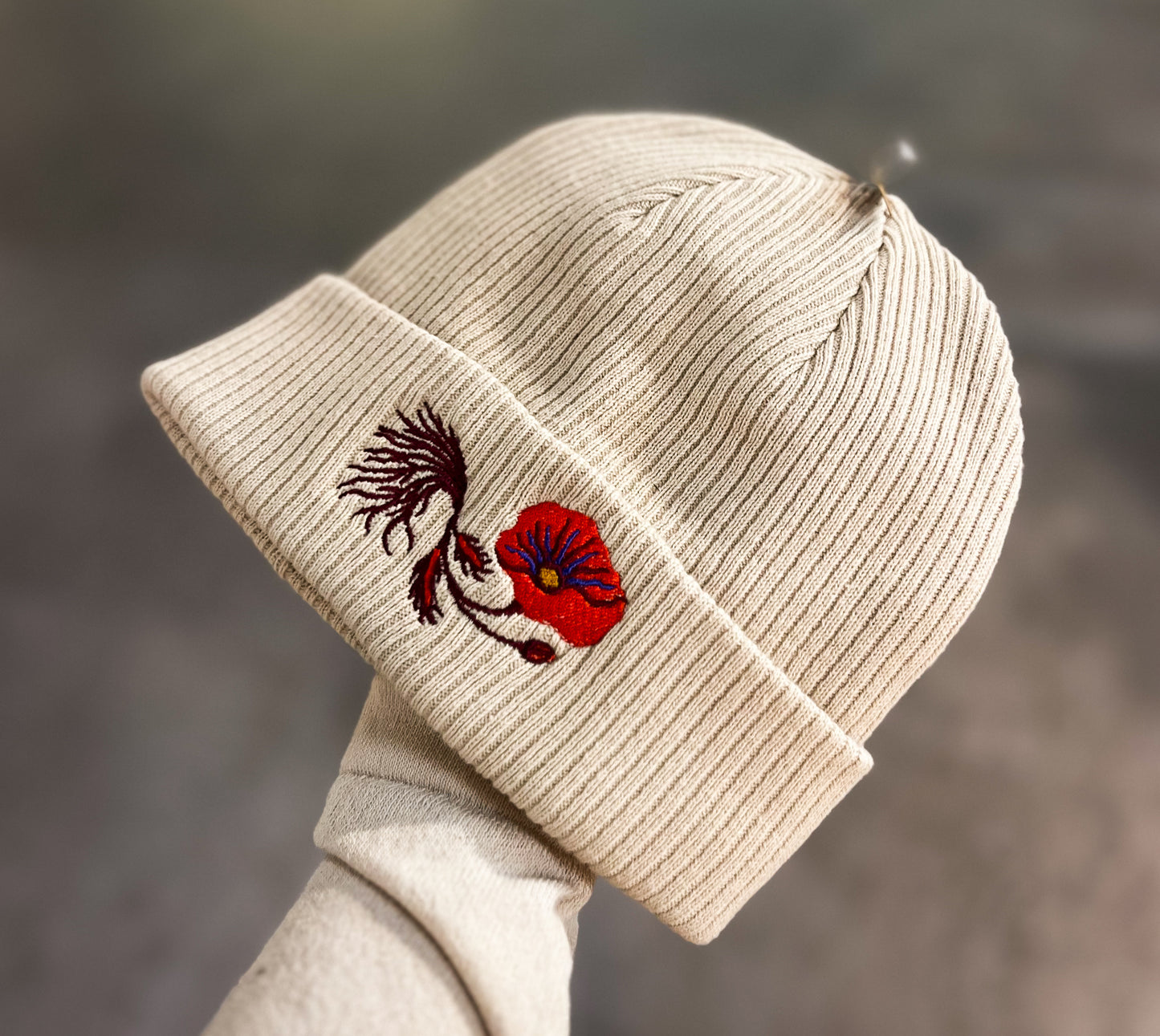 POPPY POWER beanie /sand/