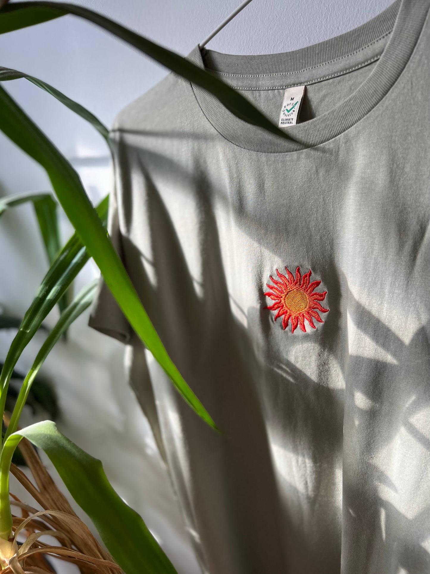 SUN unisex tee /pistachio green/