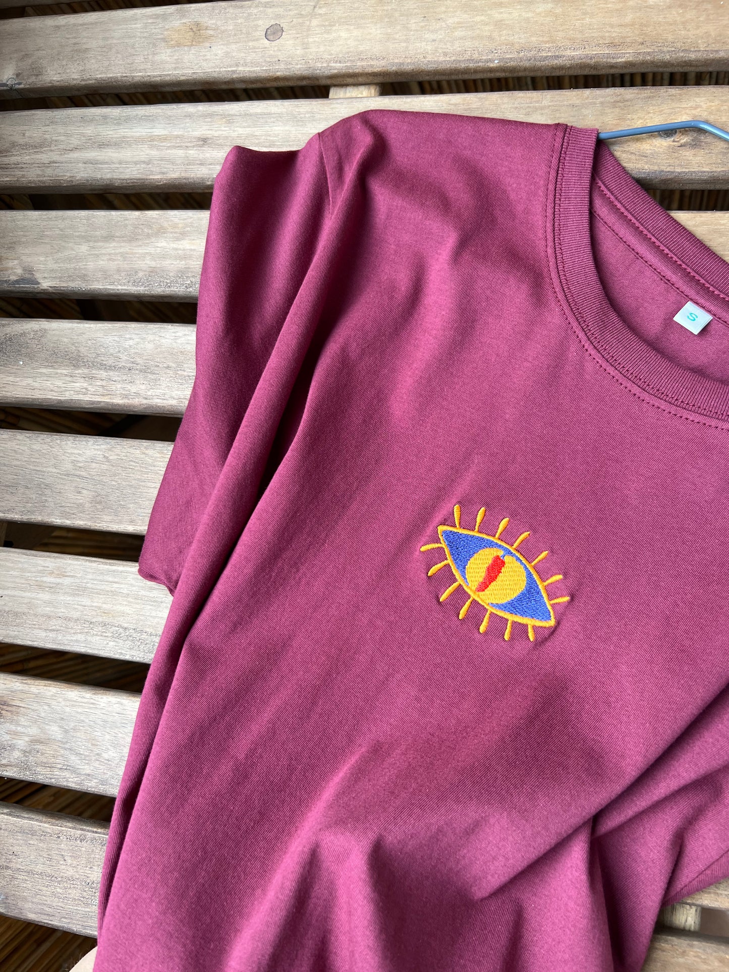 CHILI EYE unisex tee /burgundy/
