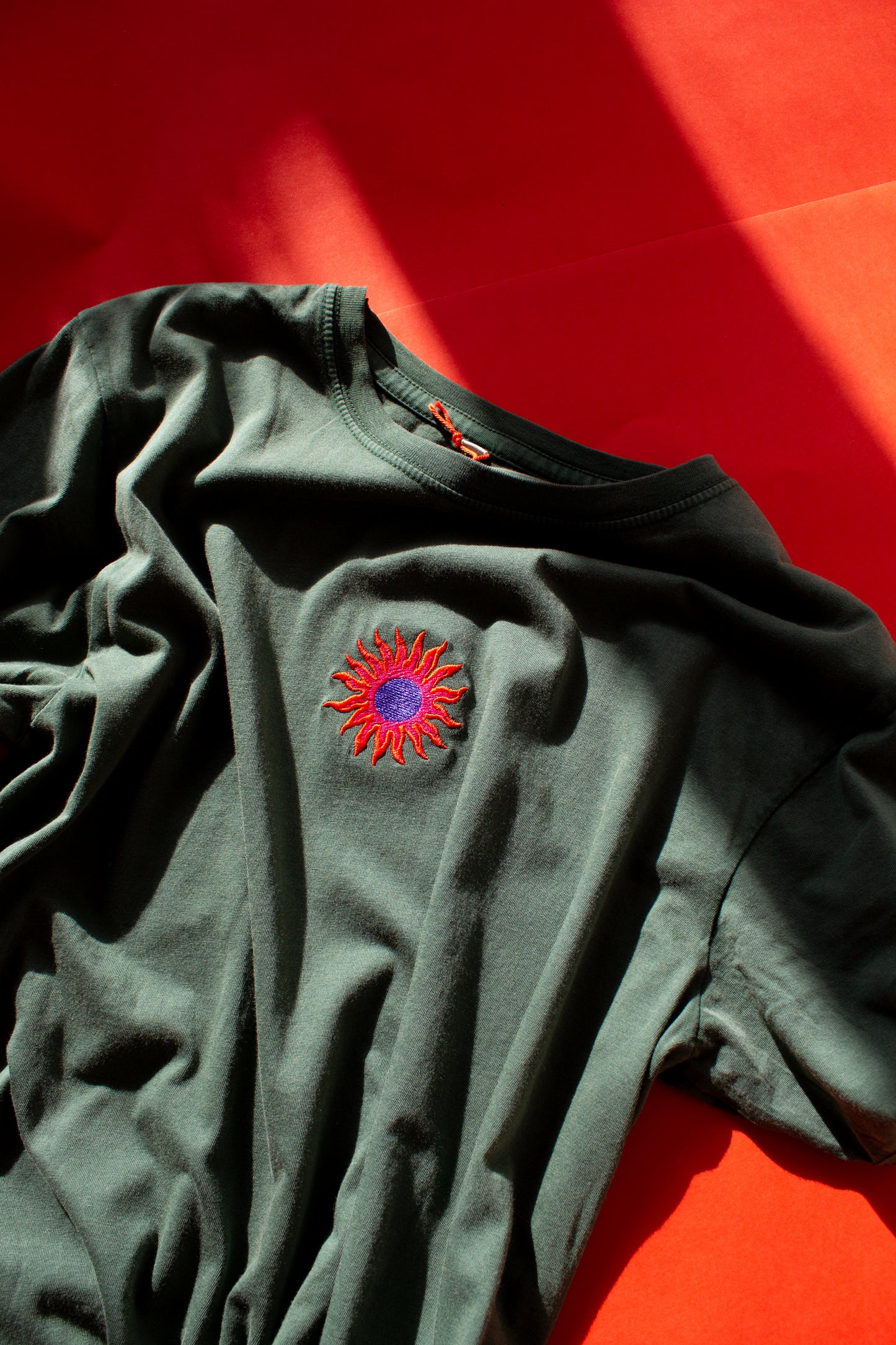 SUN unisex tee /dusty green/