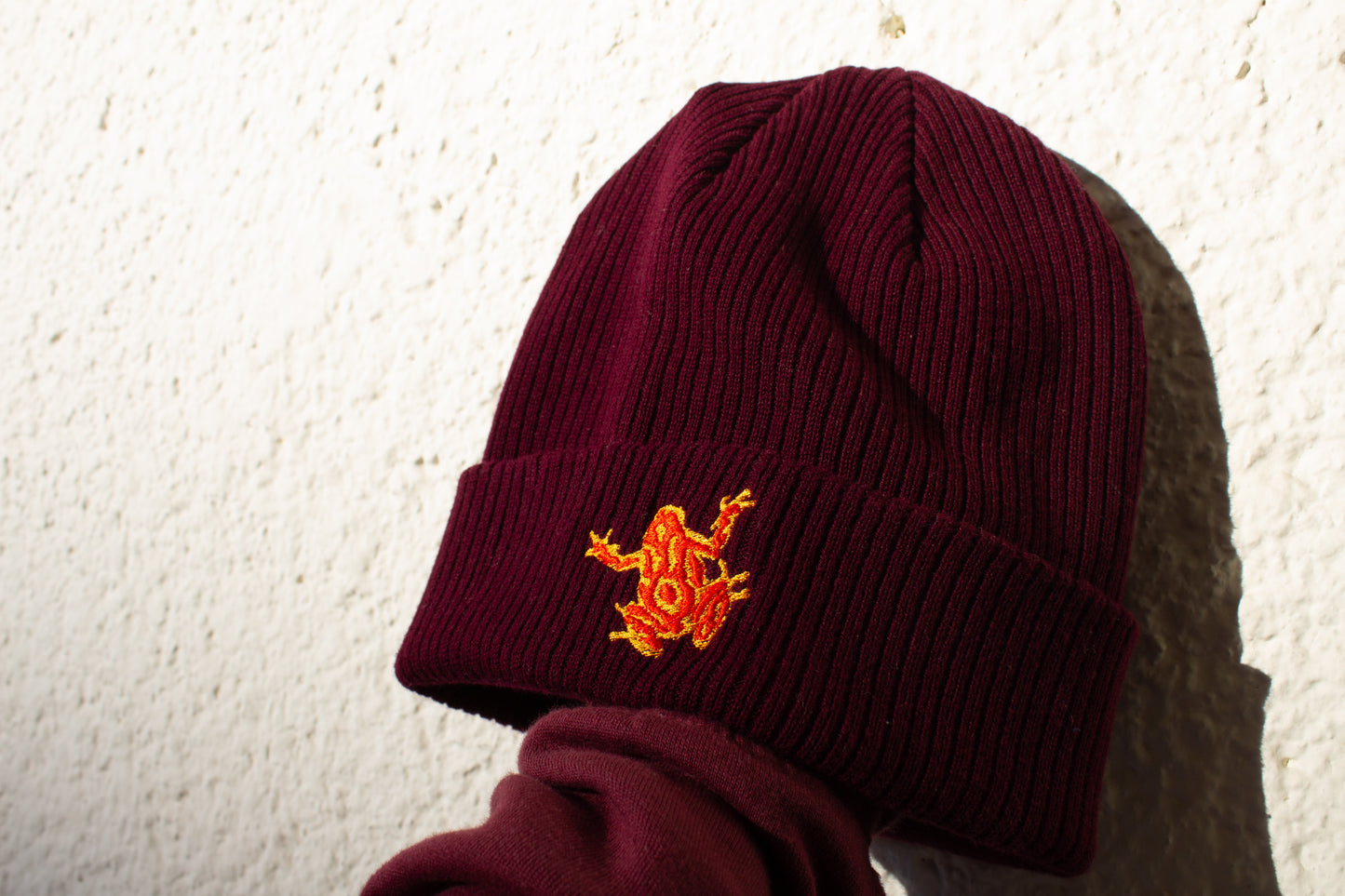DART FROG beanie /burgundy/