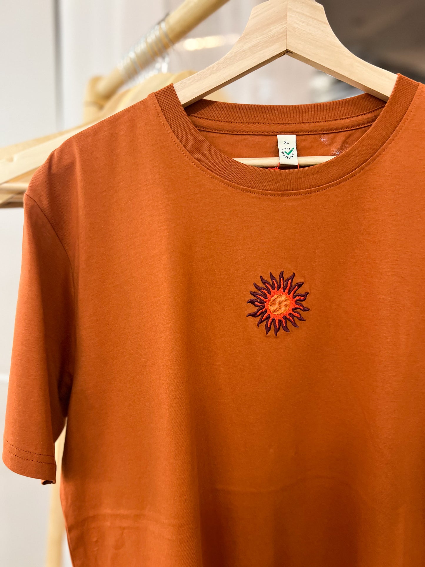 SUN unisex tee /burnt orange/