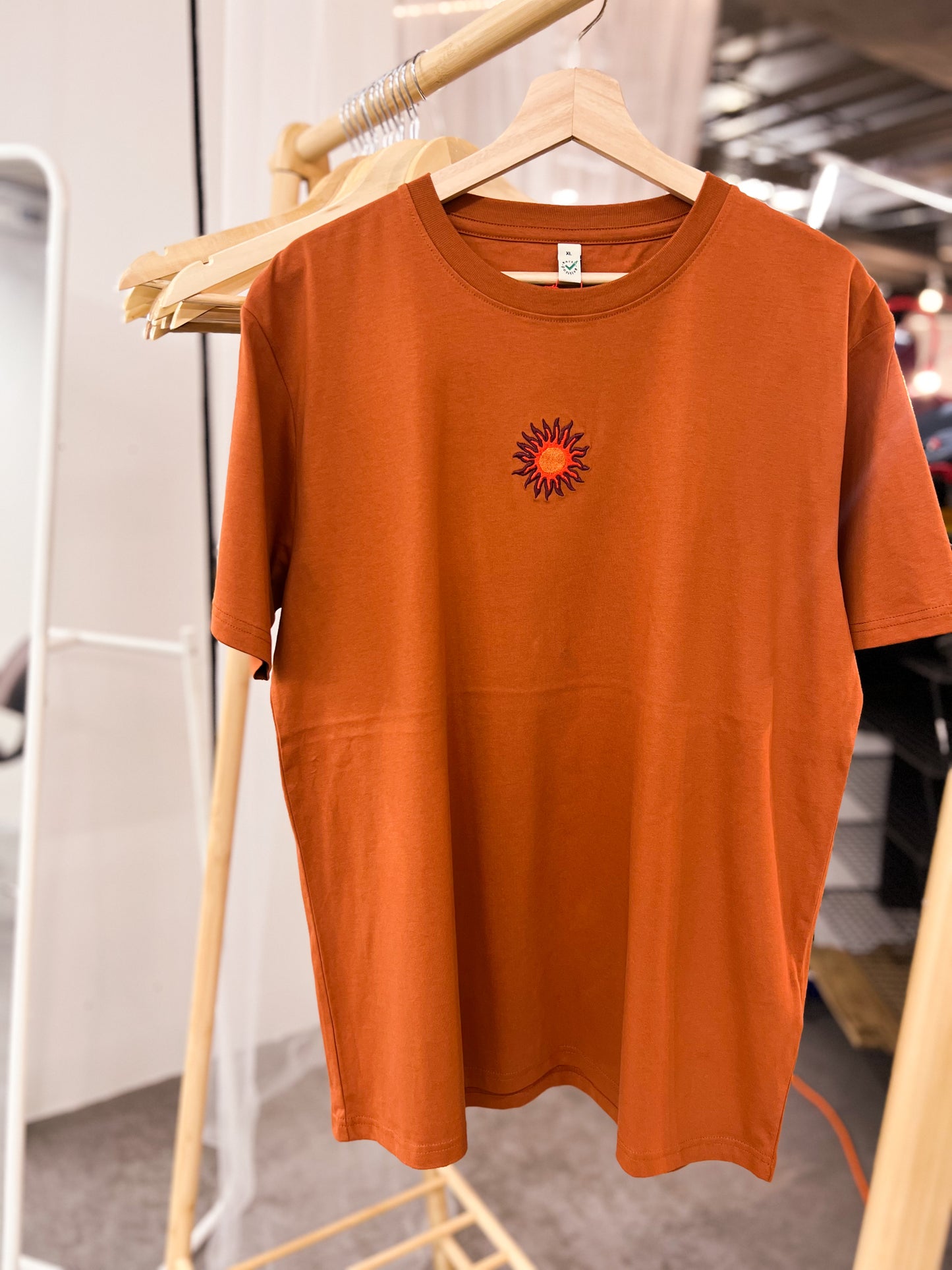 SUN unisex tee /burnt orange/